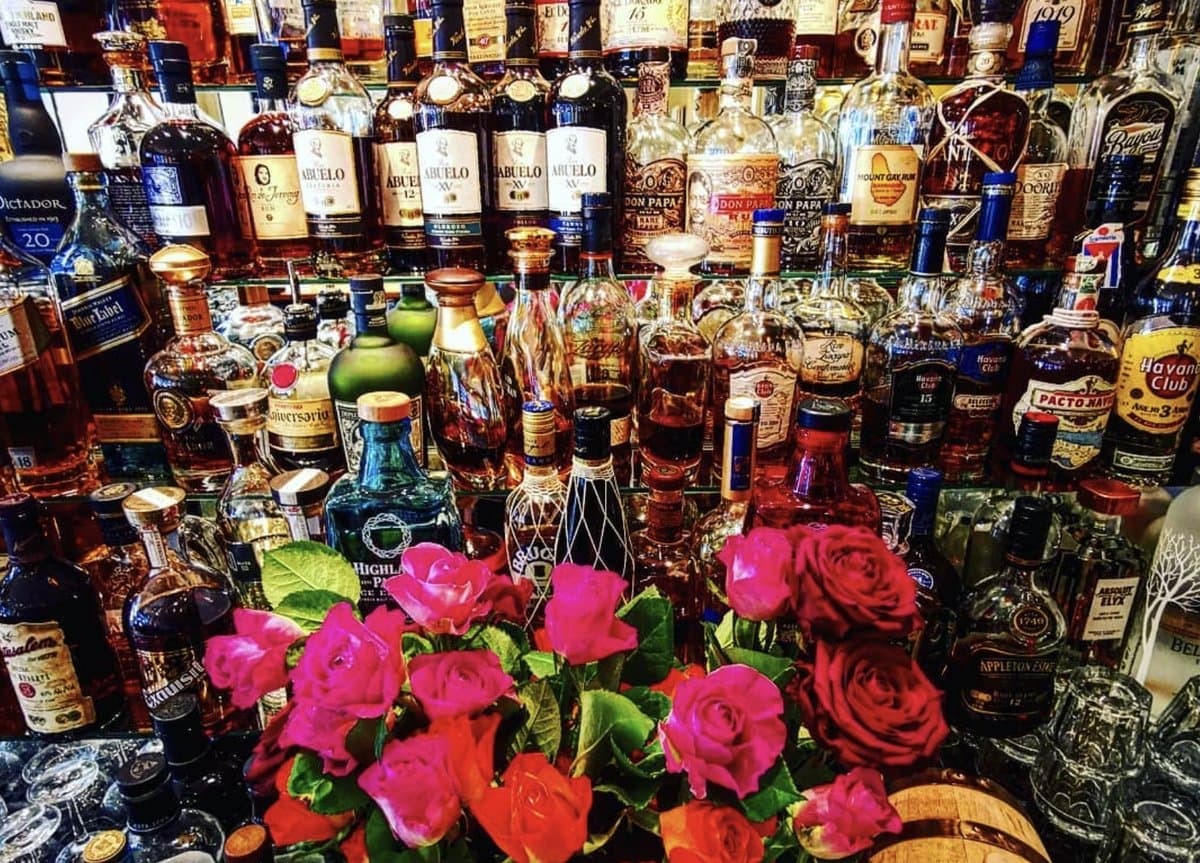 Bücheli Cafe Bar Lounge - Image 2